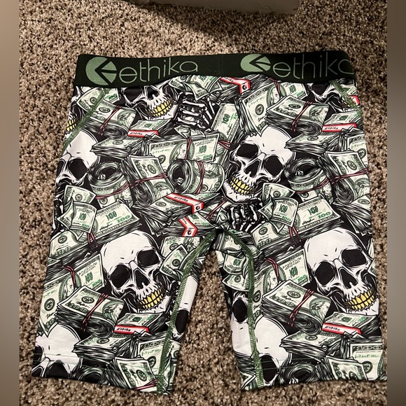 Boys Ethikas - Picture 3 of 3
